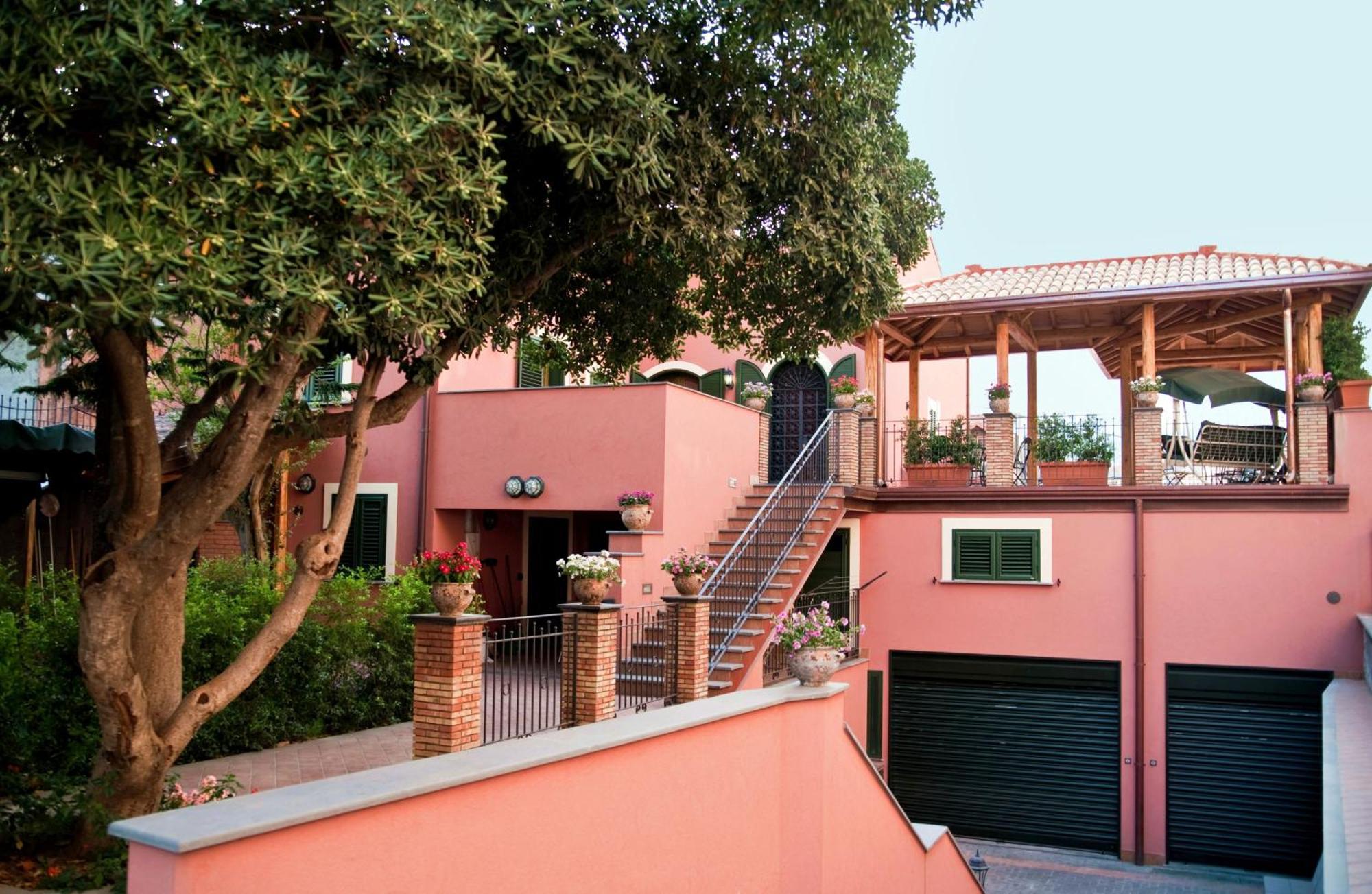 Alhambra - Guest House Di Charme جاري المظهر الخارجي الصورة