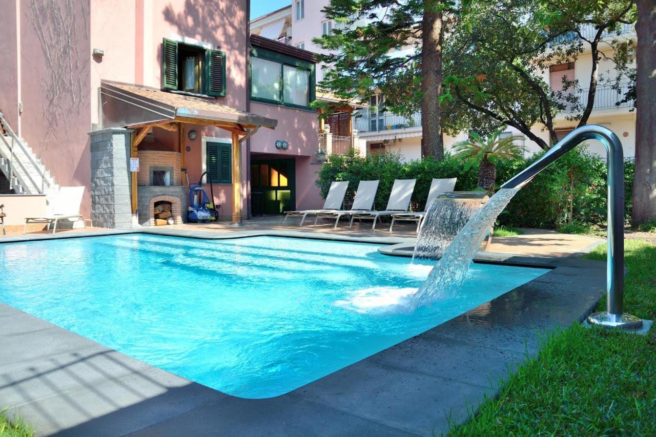 Alhambra - Guest House Di Charme جاري المظهر الخارجي الصورة